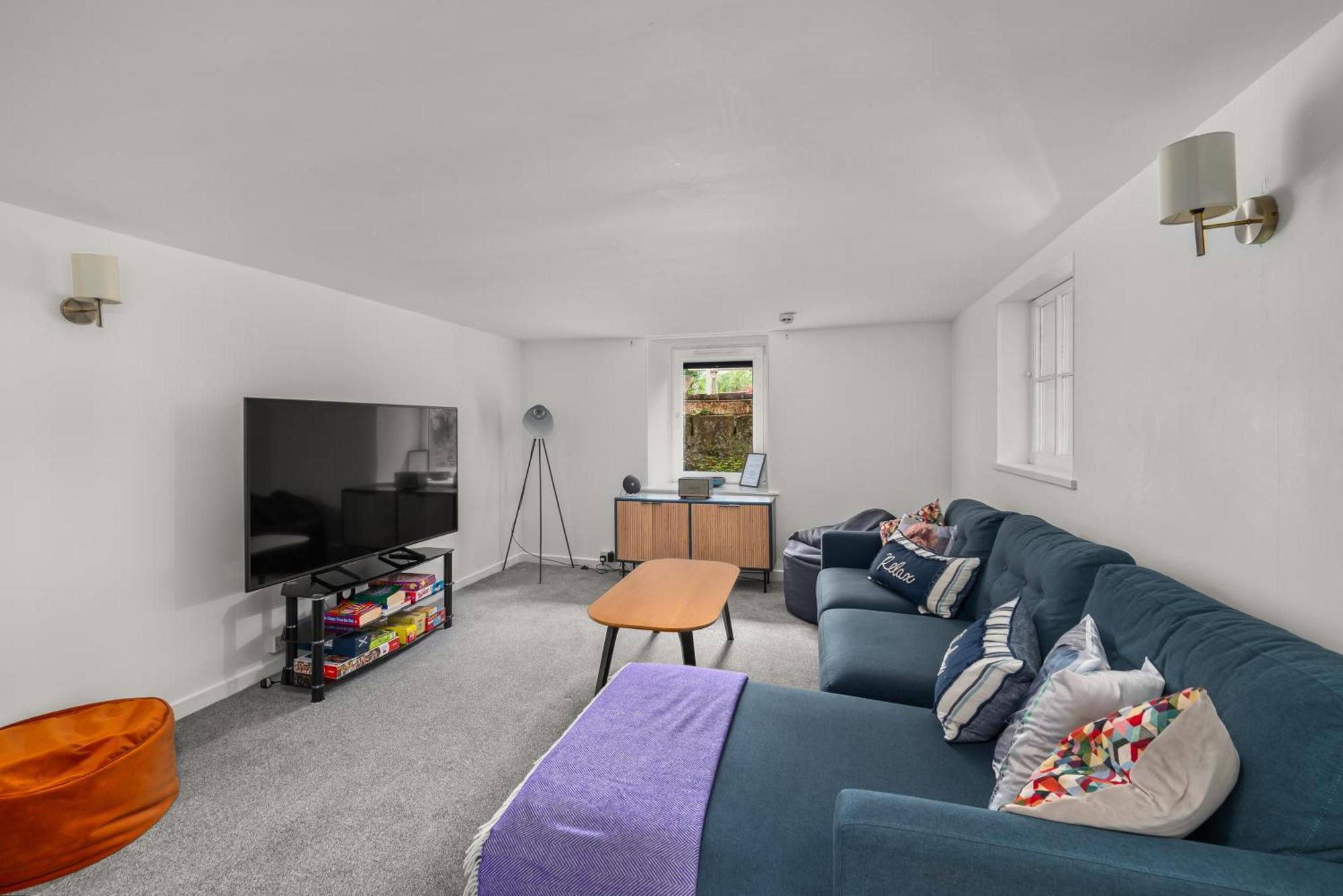 Rosebank House - 12 Guests, 6 Ensuite Bedrooms, Ev Point, Games Rooms, Wood Burner, Pet Friendly! Blairgowrie and Rattray Exterior photo